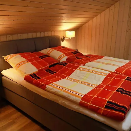 Holiday home Dwarsloeper -